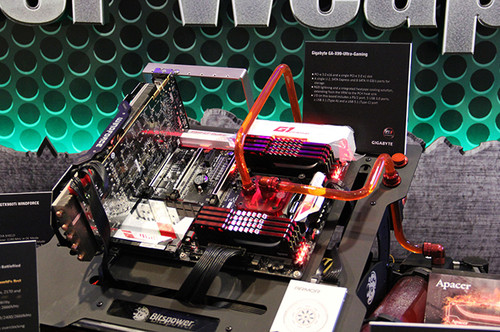 存儲方面，宇瞻雙接口的AS720 SSD，可以提供極致高效處理速度，滿足玩家需求以及多元應(yīng)用。例如：可搭配高階錄像機直接外接使用，進行4K ProRes格式并實時進行剪輯或調(diào)光。