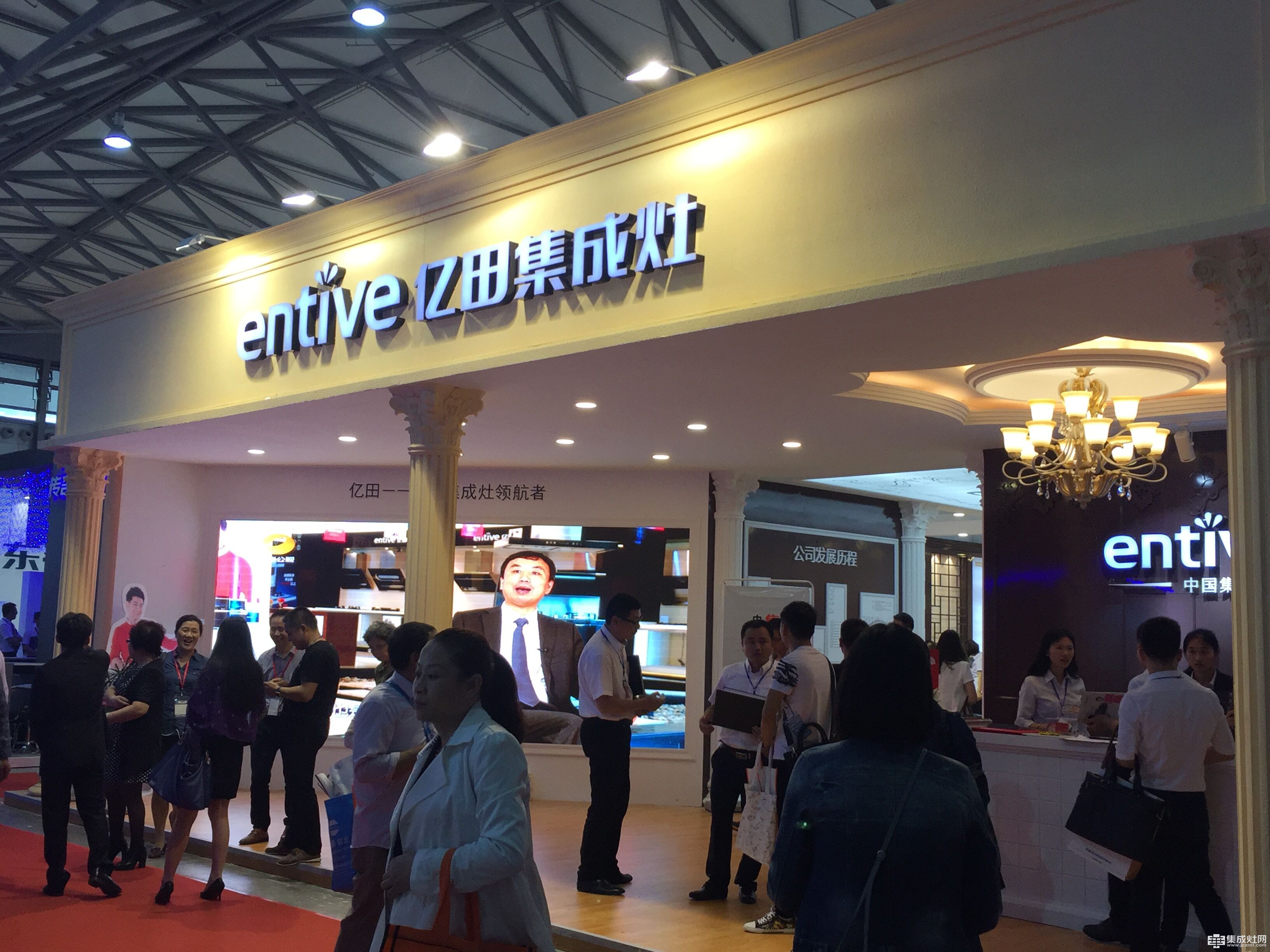 億田集成灶第21屆上海廚衛(wèi)展 摘取行業(yè)奧斯卡(圖1) 億田集成灶第21屆上海廚衛(wèi)展圓滿收官 摘取行業(yè)“奧斯卡”