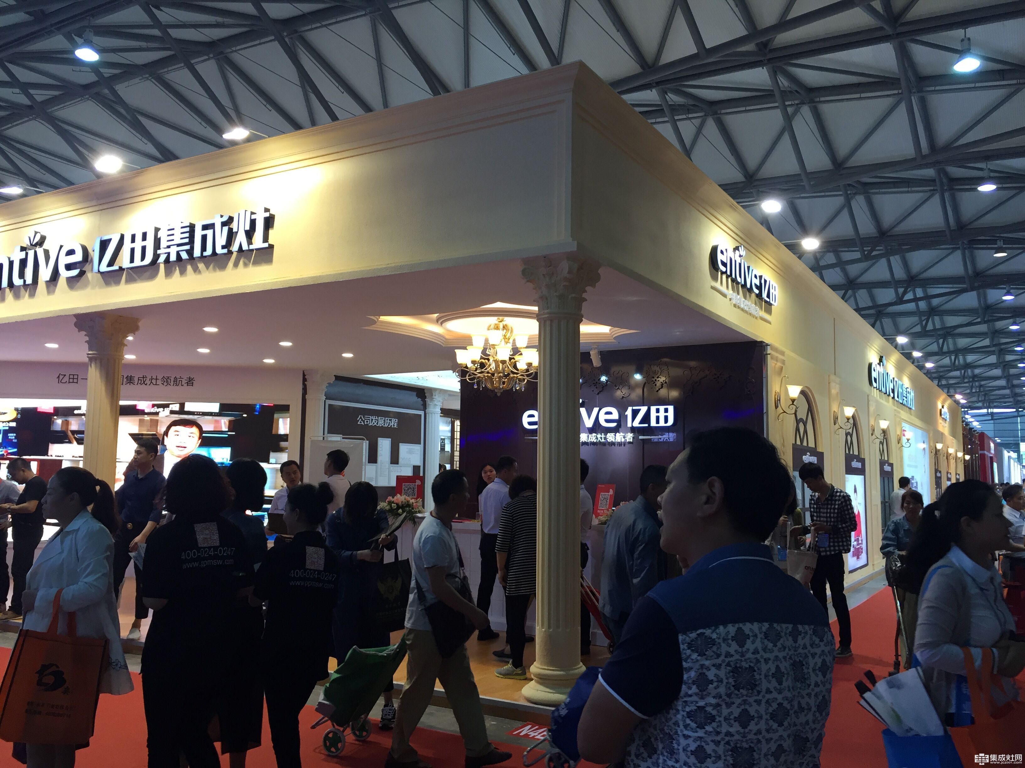 億田集成灶第21屆上海廚衛(wèi)展 摘取行業(yè)奧斯卡(圖2) 億田集成灶第21屆上海廚衛(wèi)展圓滿收官 摘取行業(yè)“奧斯卡”