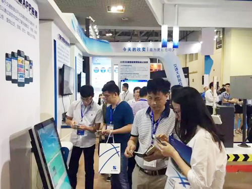 廈門(mén)物聯(lián)網(wǎng)博覽亮相一路無(wú)人值守智慧停車(chē)(圖4) 廈門(mén)物聯(lián)網(wǎng)博覽亮相一路無(wú)人值守智慧停車(chē)(圖4)