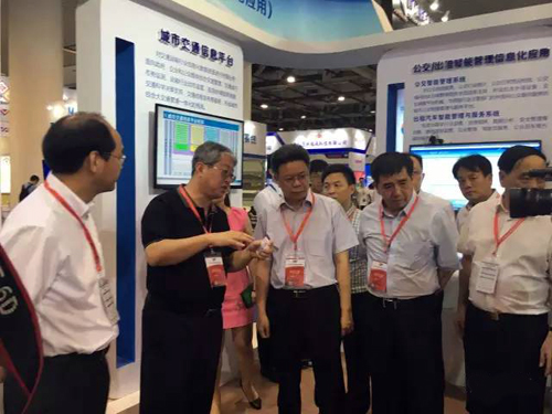 廈門(mén)物聯(lián)網(wǎng)博覽亮相一路無(wú)人值守智慧停車(chē)(圖2) 廈門(mén)物聯(lián)網(wǎng)博覽亮相一路無(wú)人值守智慧停車(chē)(圖2)