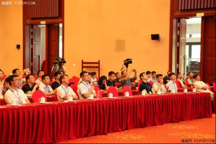 “ASFC·尖兵之翼”無人機(jī)展開幕論壇(圖5) “ASFC·尖兵之翼”無人機(jī)展開幕論壇