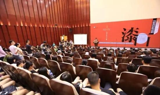 南昌舉辦歷屆全國美展江西優(yōu)秀漆畫展(圖2) 南昌舉辦歷屆全國美展江西優(yōu)秀漆畫展(圖2)