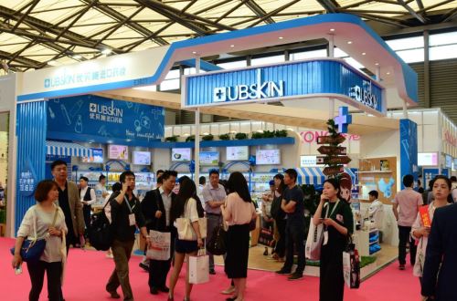 優(yōu)貝施 秒變上海美博會(huì)“館紅”(圖1)