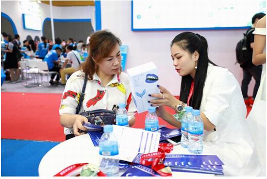 直擊中國國際美博會—德熙“尋找全城最美微笑(圖1)