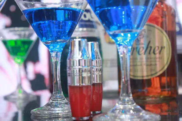 第45屆美博會圓滿落幕，古瓷搖搖小酒瓶(圖3)