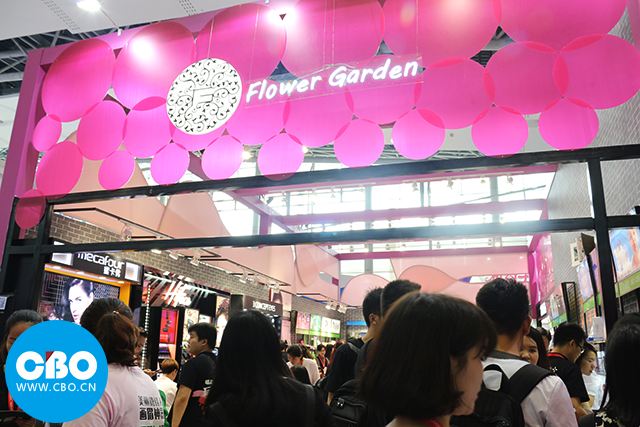 社交零售搭配網(wǎng)紅直播 有禮派在美博會(圖1) 社交零售搭配網(wǎng)紅直播 有禮派在美博會(圖1)